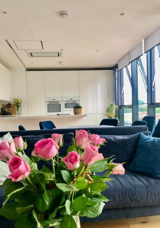 Luxury 2 Bedroom Apartment 20 Min From Central Лондон Экстерьер фото