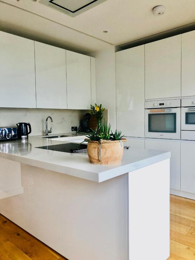 Luxury 2 Bedroom Apartment 20 Min From Central Лондон Экстерьер фото