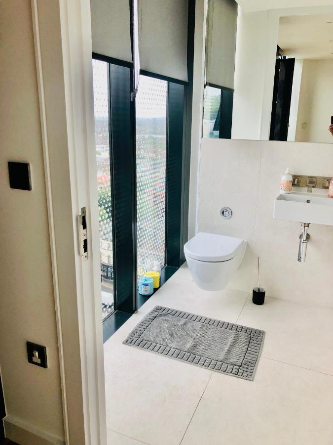 Luxury 2 Bedroom Apartment 20 Min From Central Лондон Экстерьер фото