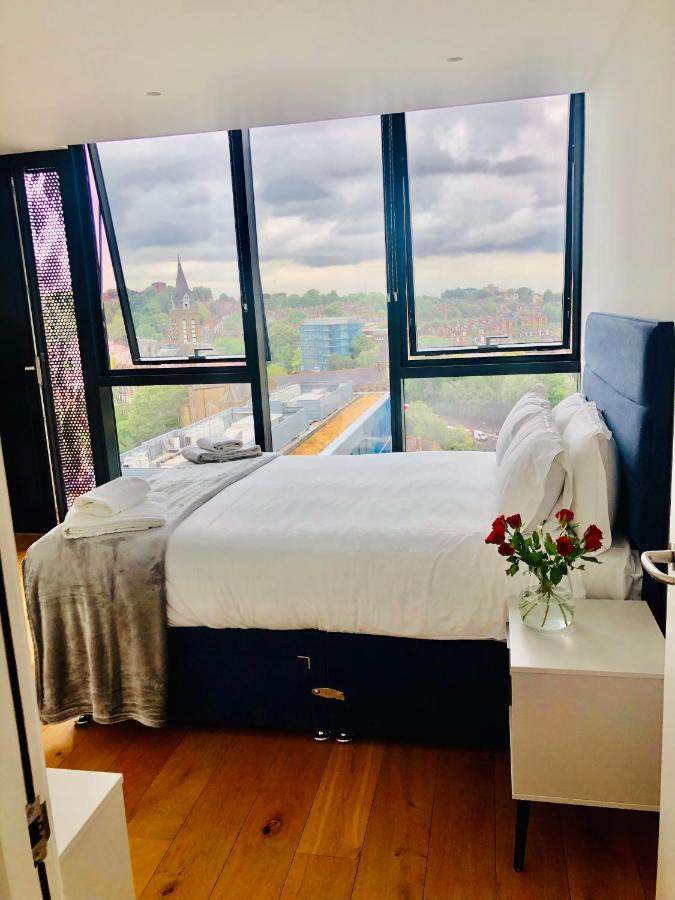 Luxury 2 Bedroom Apartment 20 Min From Central Лондон Экстерьер фото